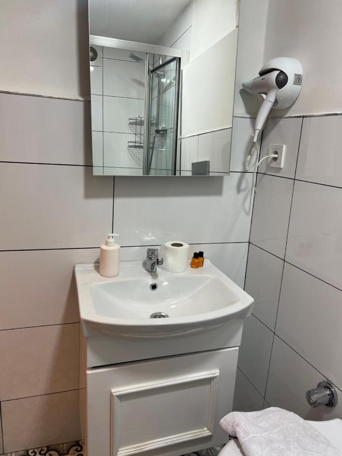 St Moscow Suites Taksim Istanbul Bagian luar foto